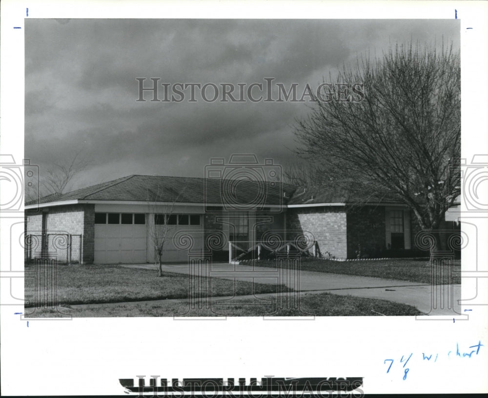 1987 House At 9311 Golden Wood Owned By Couch Mortgage Co. - Historic Images