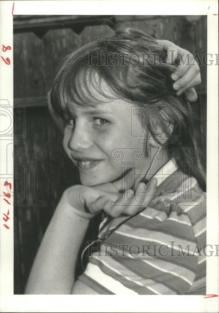 1985 Amy Fisk shows her Cochlear Implant behind her ear-Historic Images