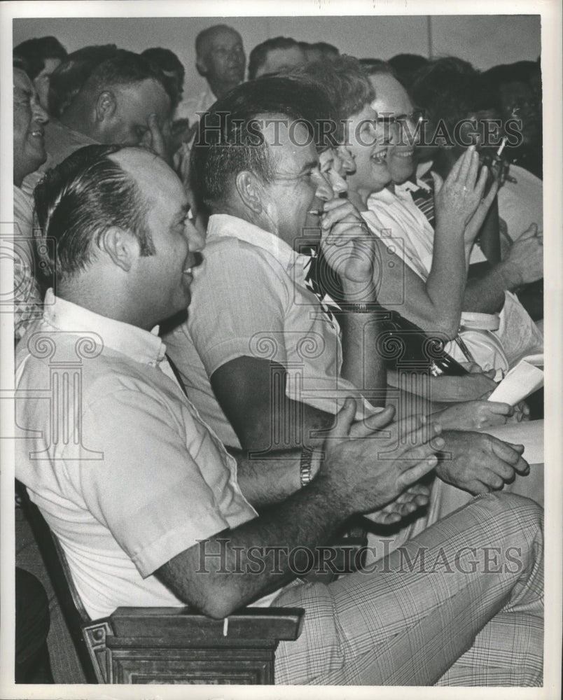 1970 Press Photo Crowd Gathers For Crosby, Texas School Board Meeting. - Historic Images