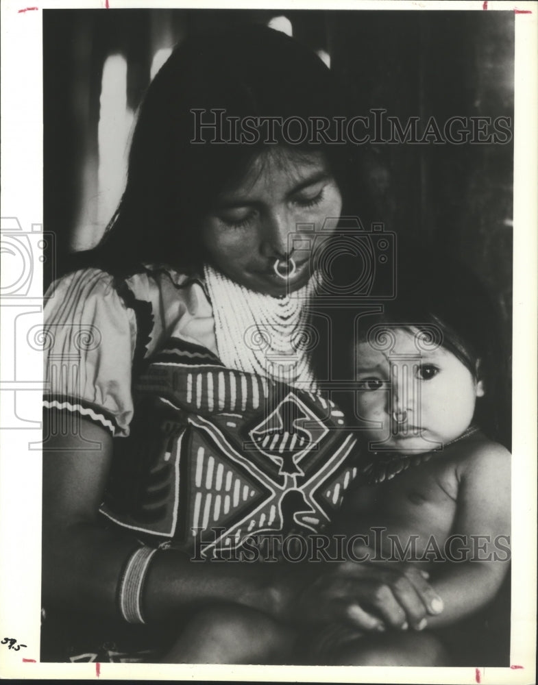 1987 Kuna Indian Mother &amp; Baby in Panama Wear Traditional Adornments - Historic Images