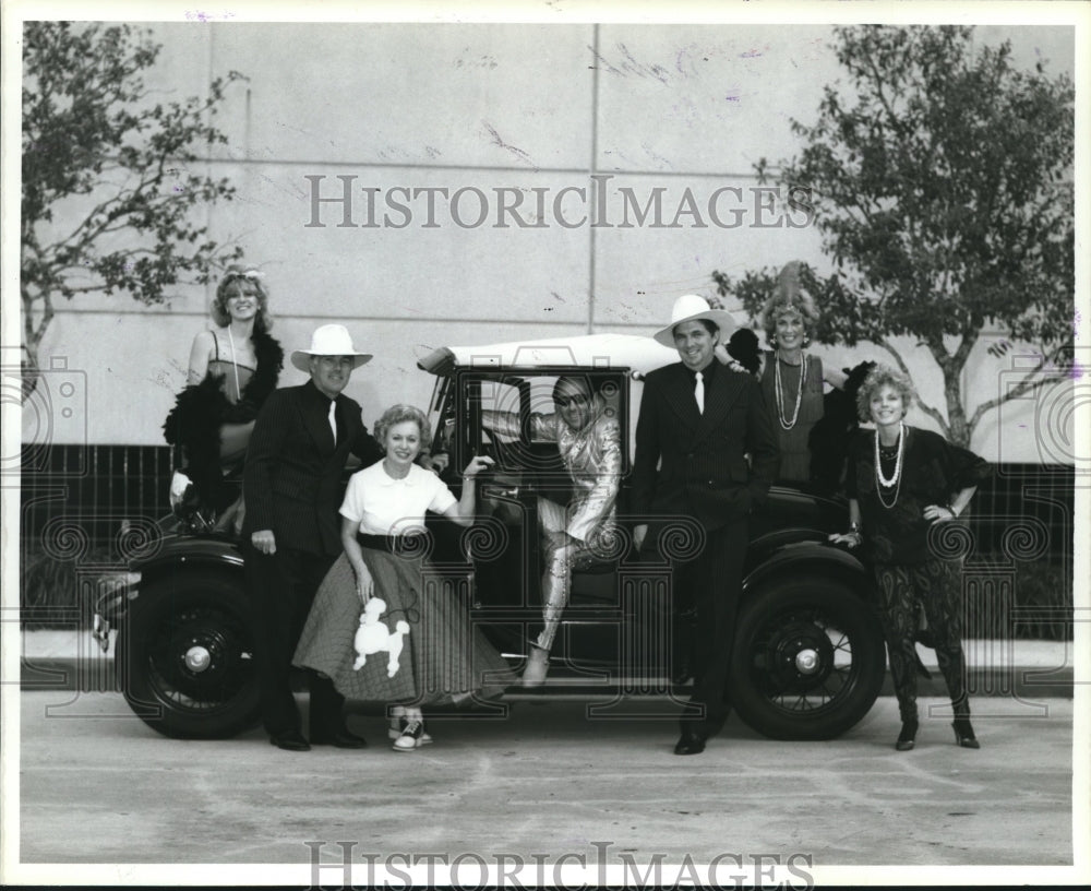 1986 Press Photo 1930 Ford convertible at benefit for Child Advocates Inc - Historic Images