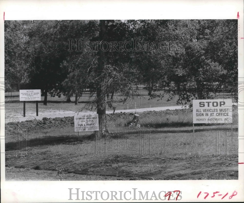 1973 Press Photo Cypress Lakes Entrance Sign in Texas. - hca17511 - Historic Images