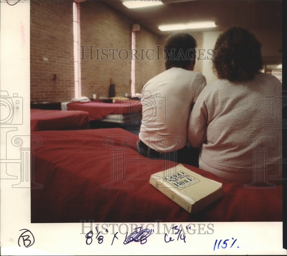 1990 Couple in Houston drug abuse housing - Historic Images
