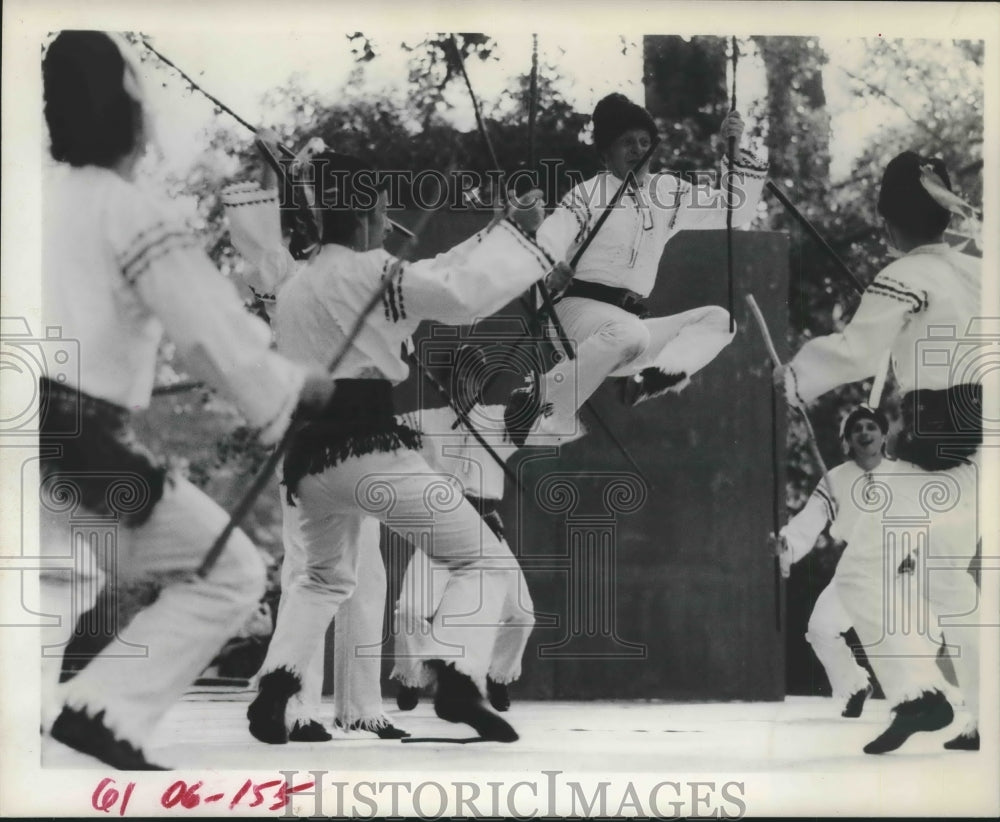 1977 "Lucnica" Czechoslovakian Folk Ballet. - Historic Images