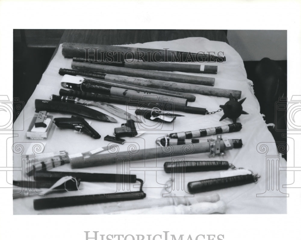 1987 Press Photo Weapons Confiscated in Crackdown By Deer Park Police in Texas. - Historic Images