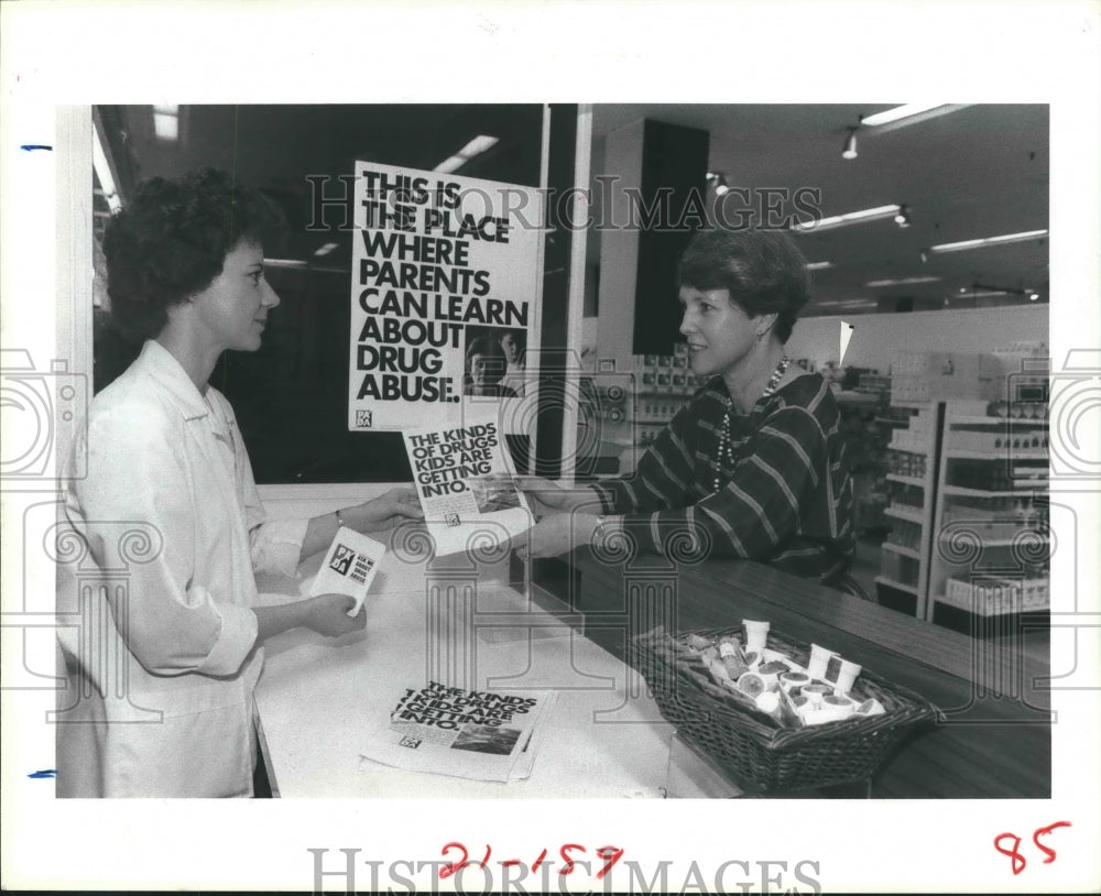 1984 Shirley McKee &amp; Nell Johnson Discuss Drug Abuse Material. - Historic Images