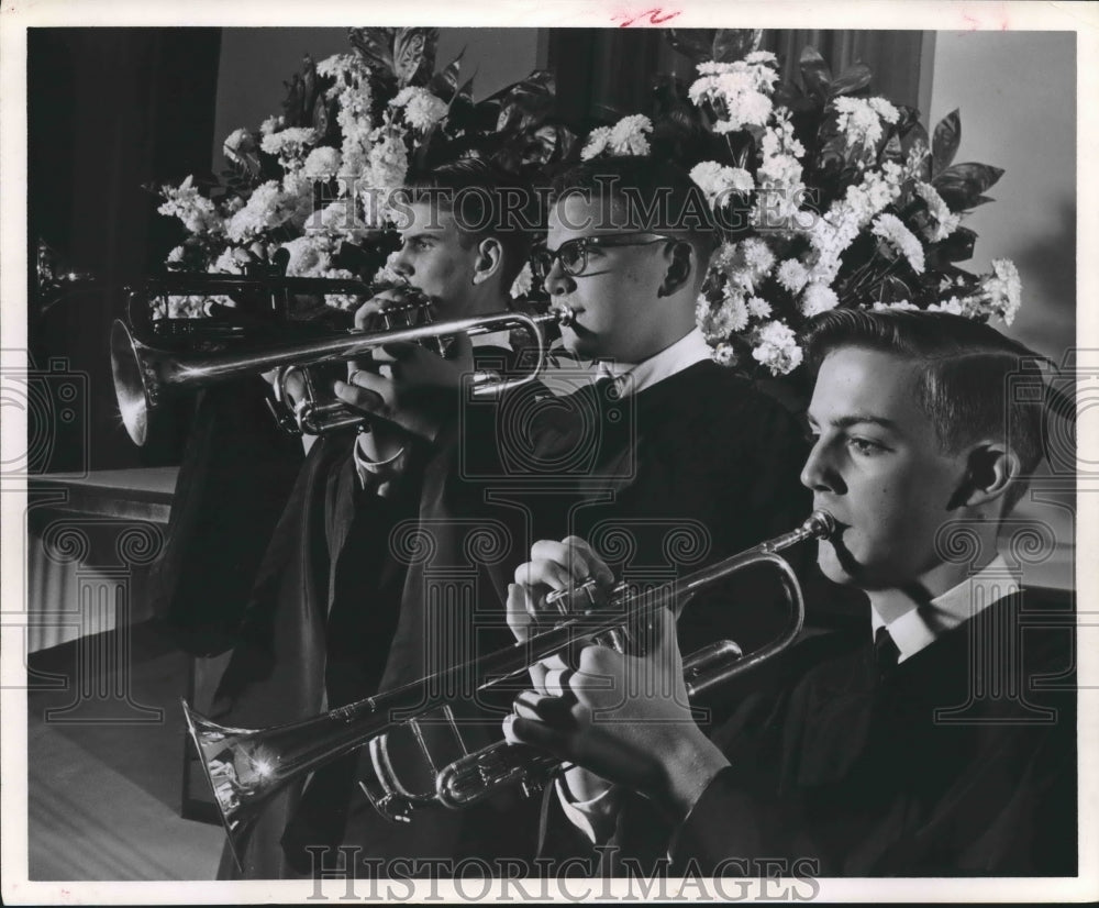 1964 Press Photo Trumpeters play on Easter Sunday monrning at St. Marks, Houston - Historic Images