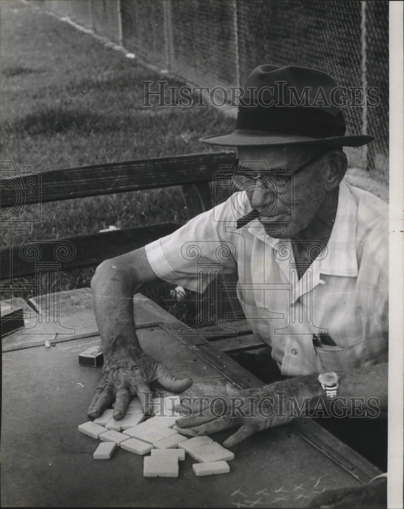 1968 Press Photo A.C. Dowlearn Playing Dominoes. - hca18103 - Historic Images