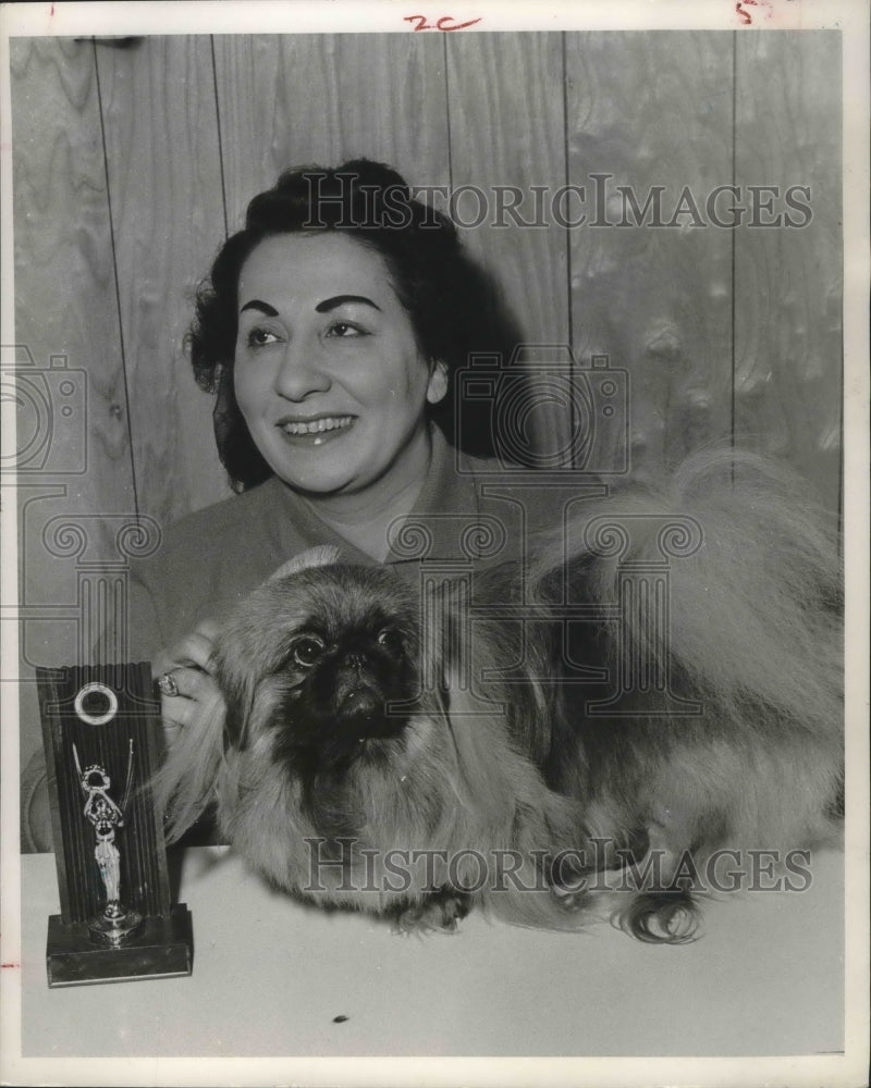 1961 Press Photo Champion Pekingese Dog &amp; Owner Mrs. W. D. Kidd, Houston - Historic Images