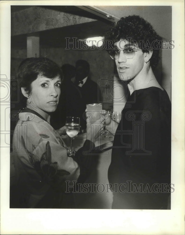 1979 Press Photo Attendees Have Drinks At Eliot Feld Ballet Co. Party.- Historic Images