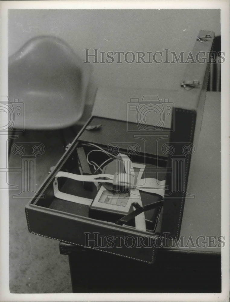 1965 Press Photo Brief case with electronic device - hca18496-Historic Images