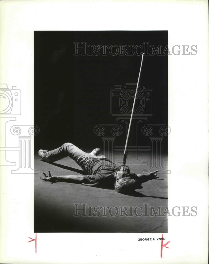 1989 Press Photo Carl Koch Impaled by Pitchfork Accident DiverseWork, Houston- Historic Images