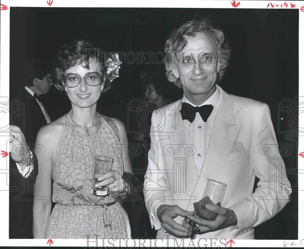 1982 Press Photo Nicola Di Ferrante &amp; wife Daniela at Four Leaf Towers, Houston - Historic Images