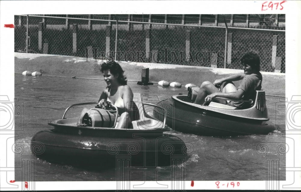 1980 Press Photo Indy Motorboat Ride At Stewart Beach in Galveston, Texas. - Historic Images