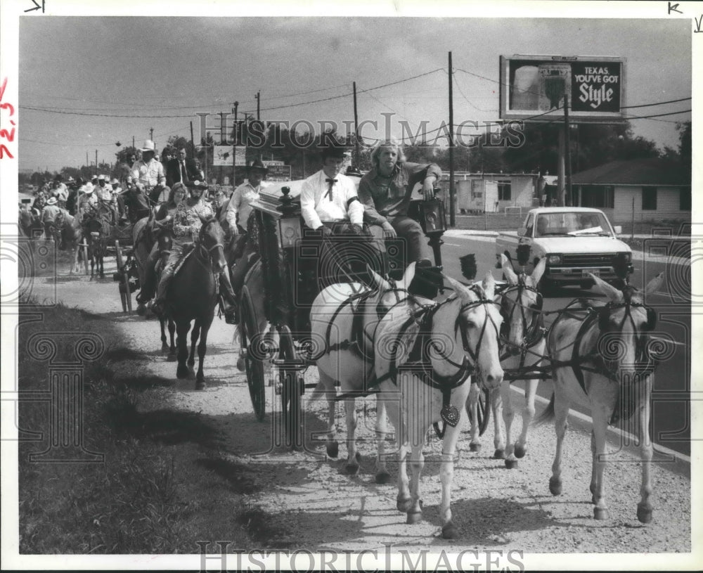 1984 William Barneth&#39;s horse-drawn funeral, Texas - Historic Images