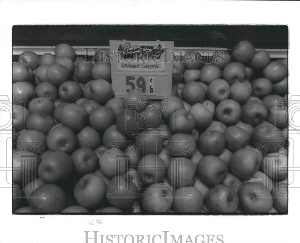 1985 Granny Smith Apples Tasty Fruit. - Historic Images