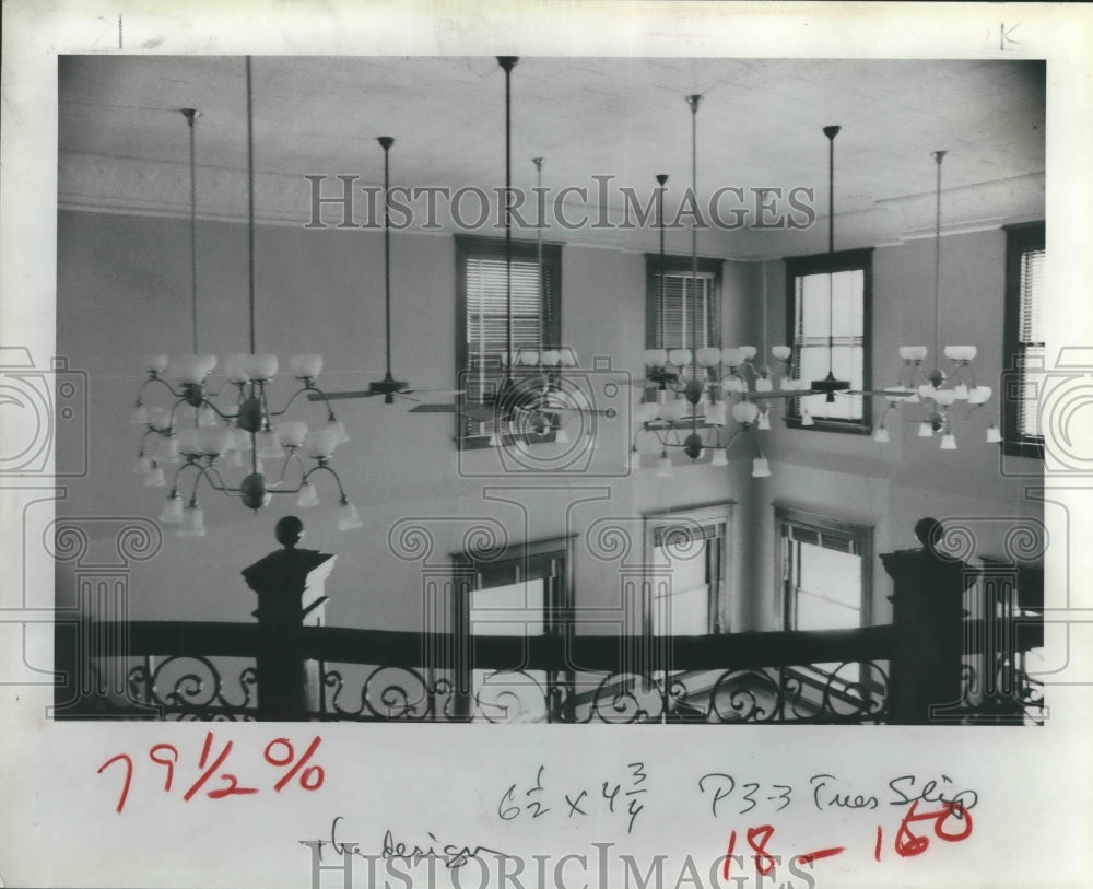 1981 Press Photo Light Fixtures in The Fort Bend County Courthouse in Texas. - Historic Images
