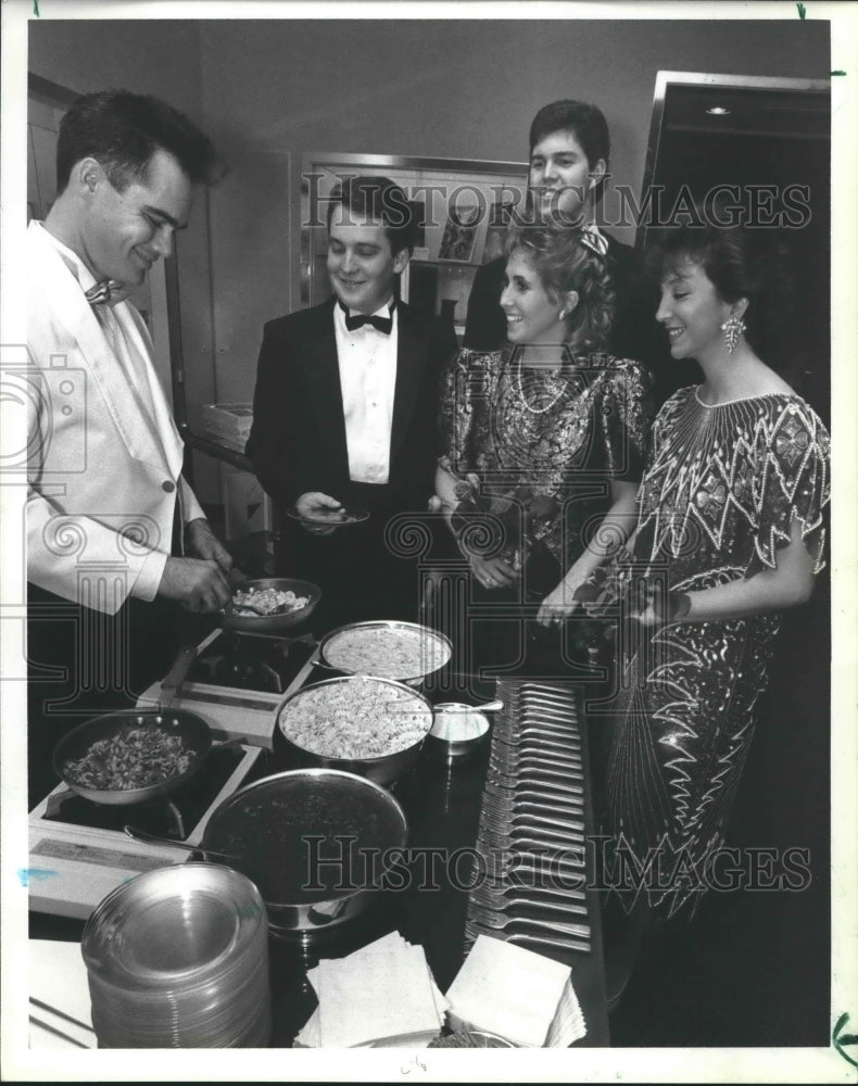 1987 Merrymakers & Partygoers Celebrate Mardi Gras in Galveston, TX - Historic Images