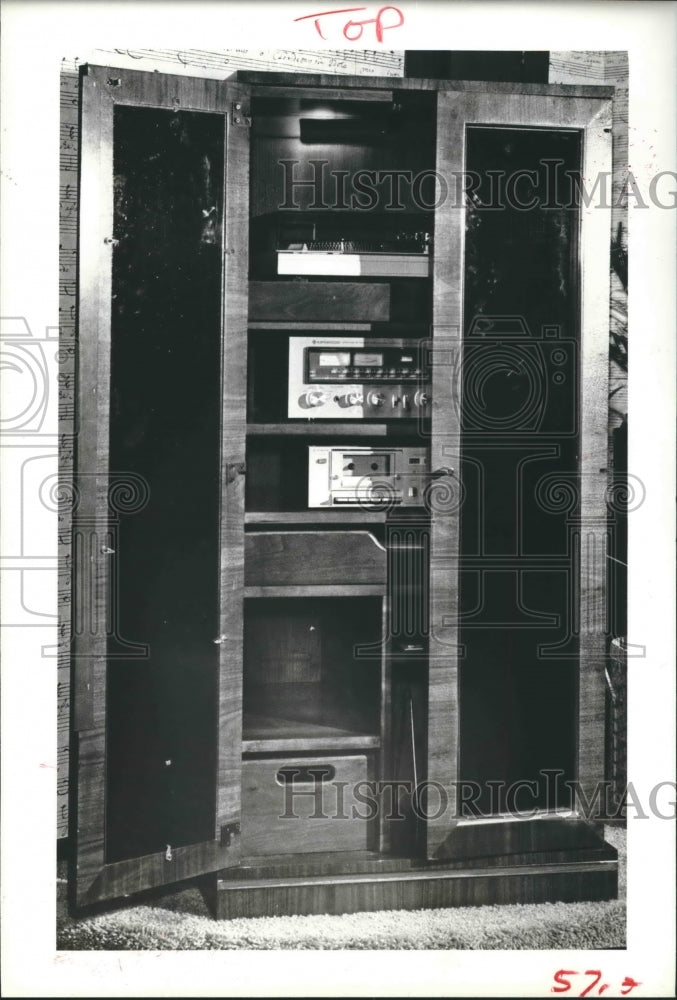 1980 Contemporary Pulaski Furniture Cabinet For Stereo Equipment. - Historic Images