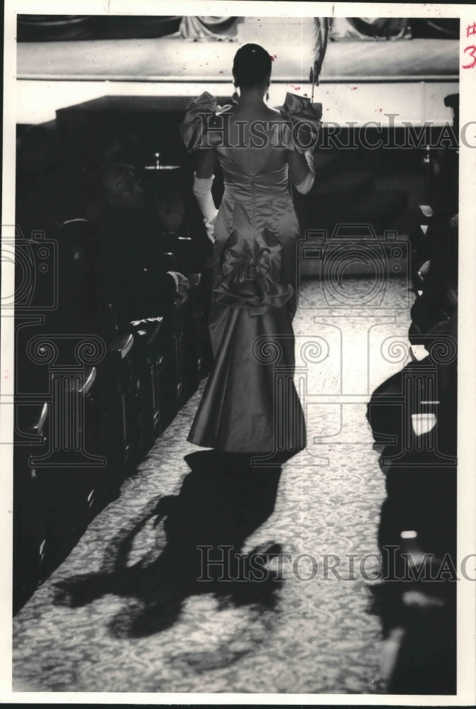 1988 Press Photo Robin Woolfolk at Galveston, Texas Mardi Gras - hca19699 - Historic Images