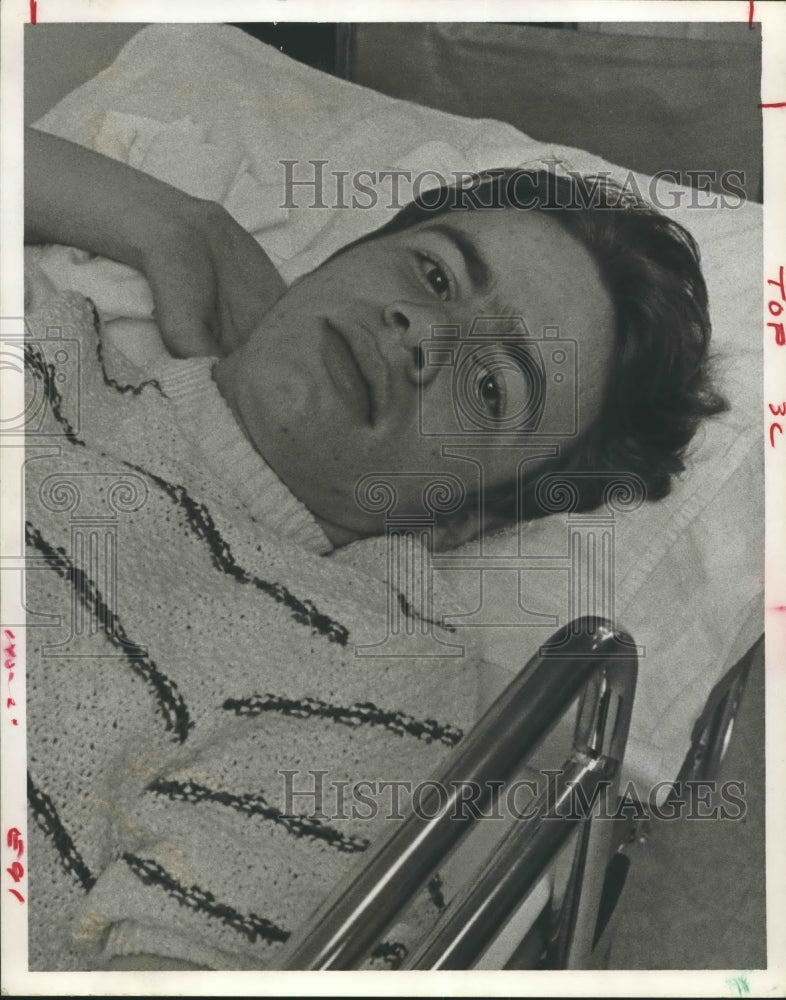 1971 Press Photo Michael Rhodes Of Galena Park TX High School Injured In Clash. - Historic Images