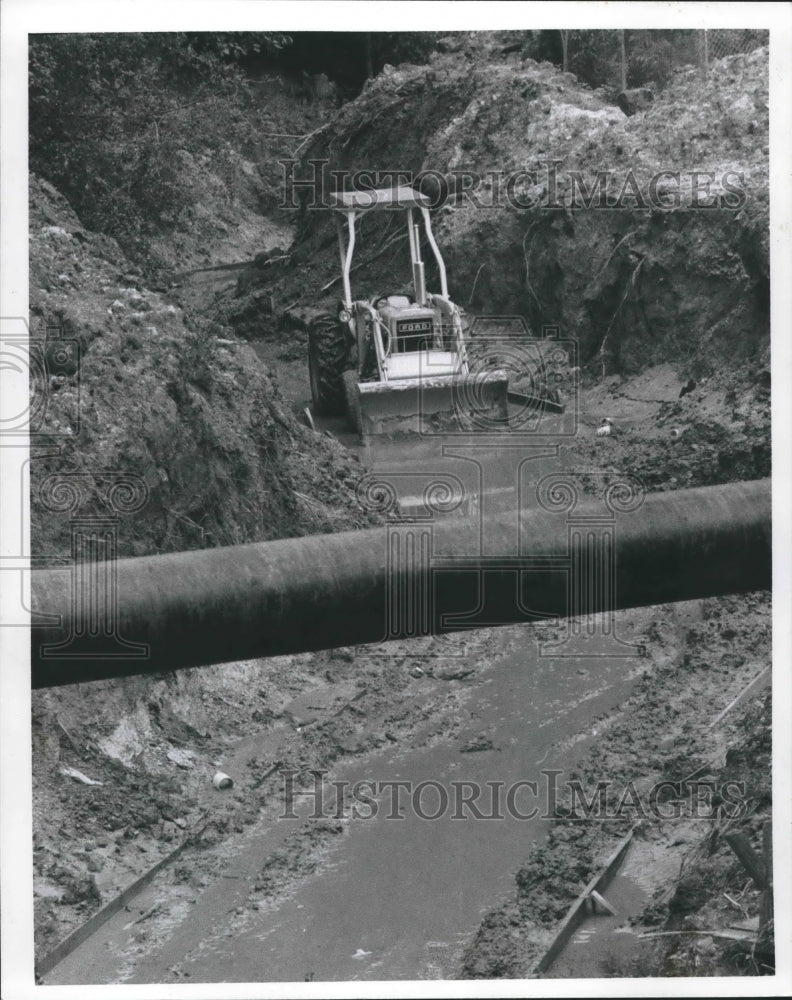 1961 Press Photo Equipment Works In Flood Control, Harris County. - hca19798 - Historic Images