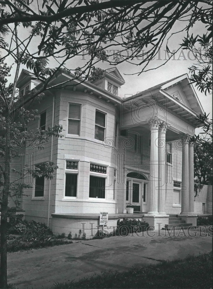 1982 Jean & Tom Love Home in Galveston Historical Foundation. - Historic Images