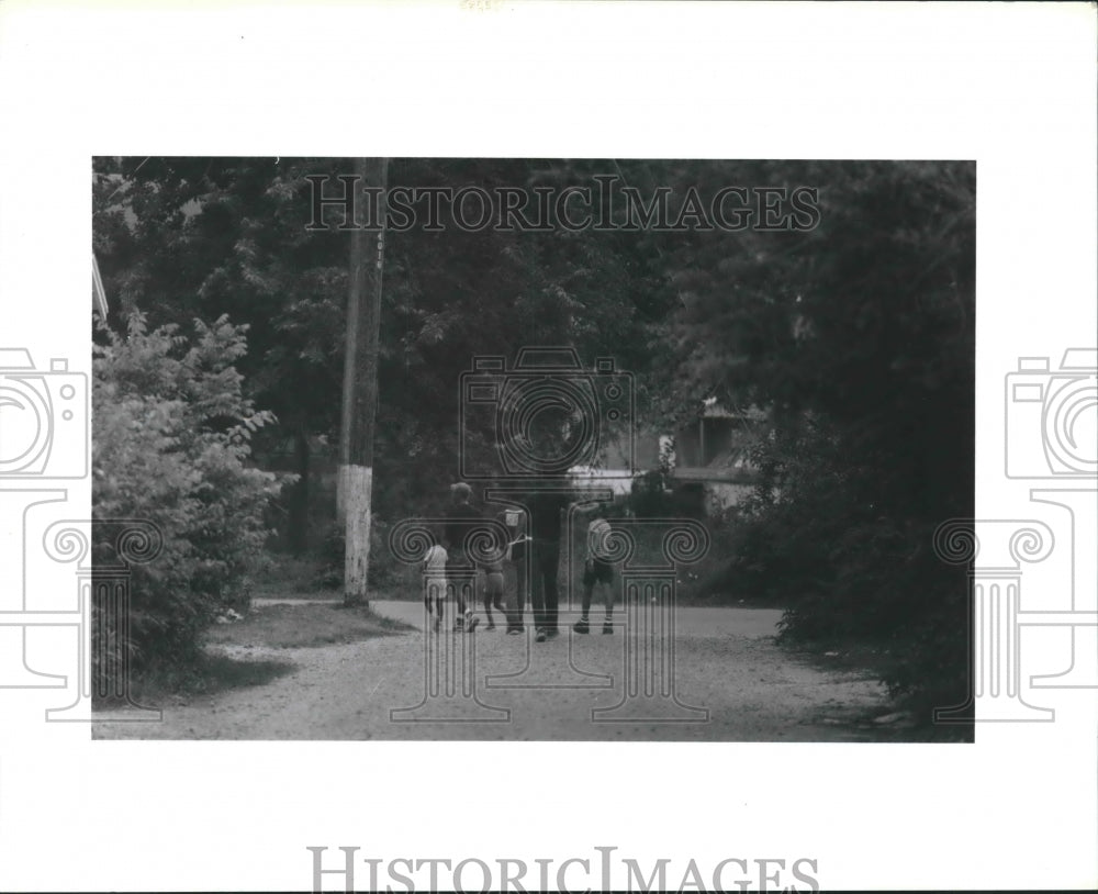 1990 Family Goes For A Walk Near Fifth Ward, Houston. - Historic Images