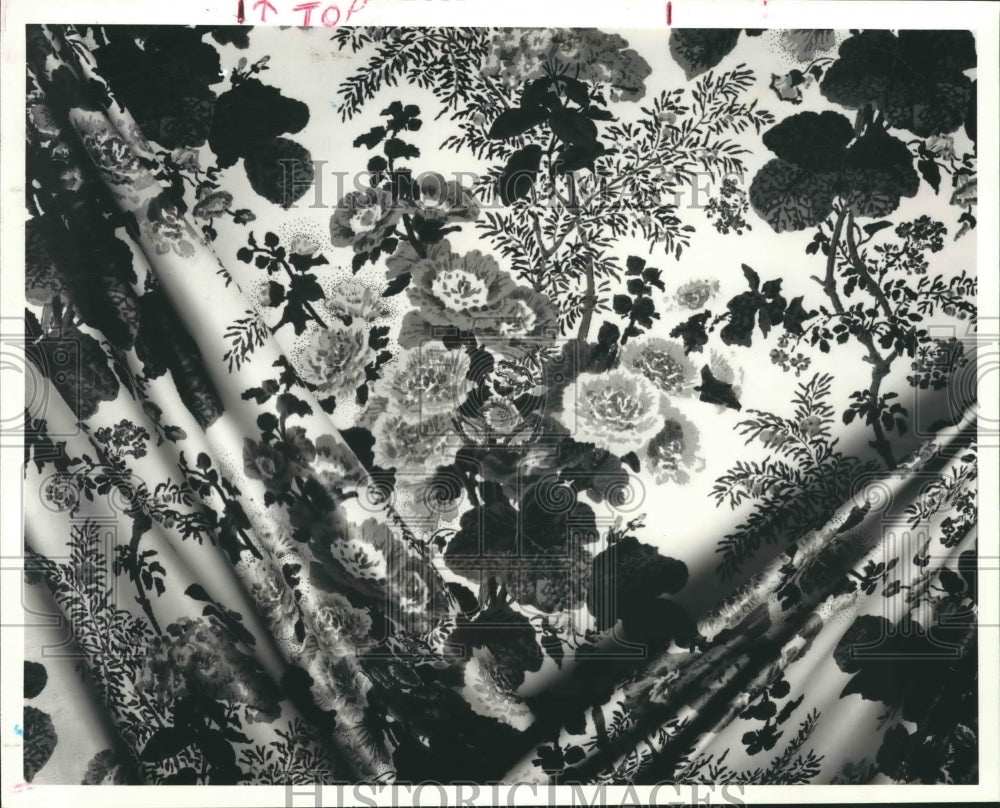 1989 Press Photo Hollyhock fabric by Lee Jofa - hca20127 - Historic Images