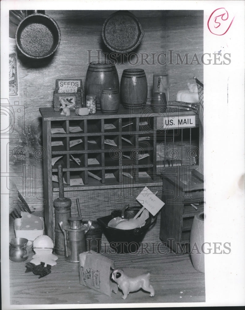 1976 Press Photo Coverdale Home Doll House & Country Store With Accessories. - Historic Images
