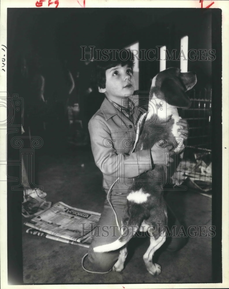 1981 Press Photo Tommy Lisano and his dog at Houston Dog Show - hca20256 - Historic Images