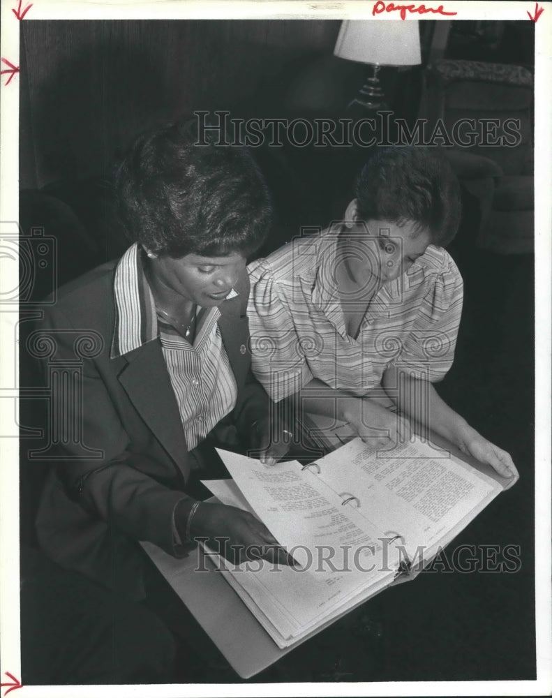 1986 Press Photo Clemogene Wilson & Elizabeth Allen & Day Care Centers TX Manuel - Historic Images