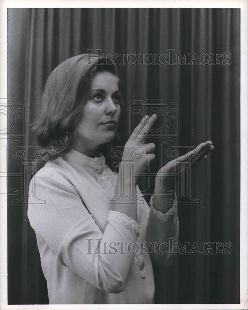 1969 Press Photo Deaf Lady Of Houston Using Sign Language. - hca20401-Historic Images