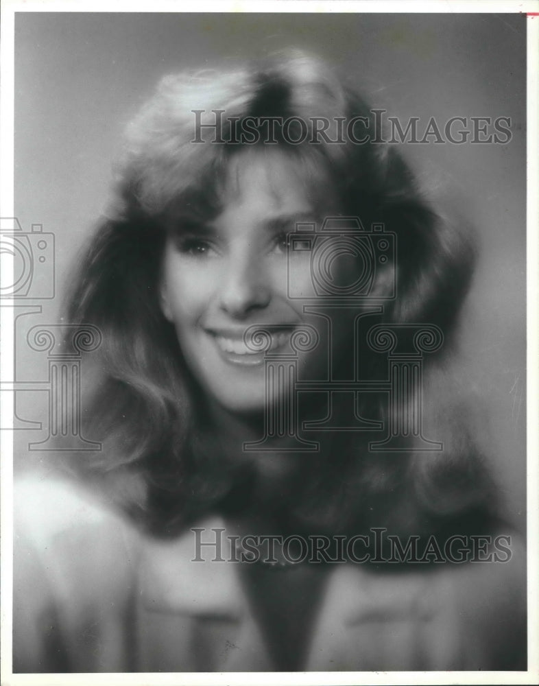 1988 Debutantes Alicia Krouse Presented At Fiesta in San Antonio. - Historic Images