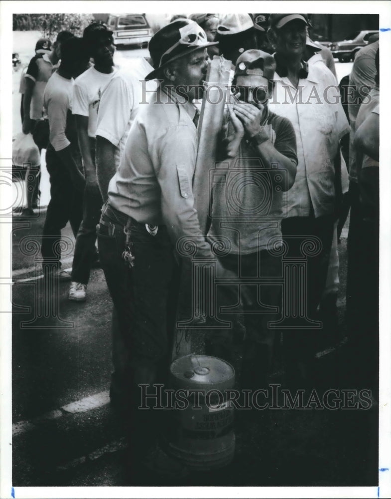 1990 Press Photo Clay Darrett &amp; Vincent Meyers Play Music, Father&#39;s Day Houston - Historic Images