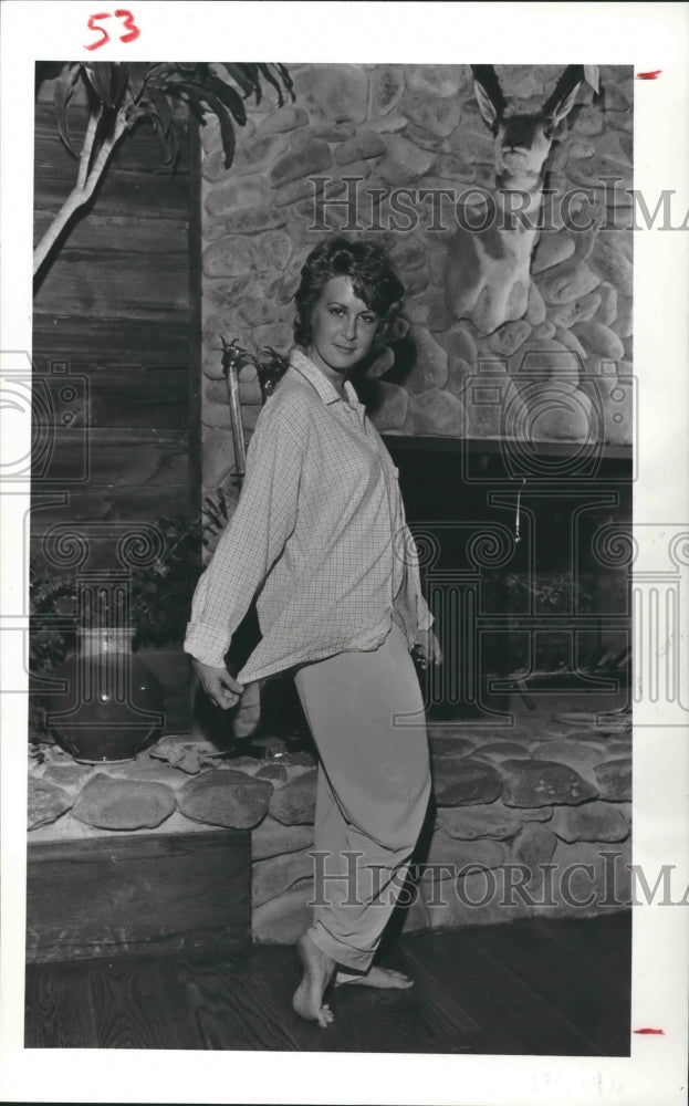 1984 Laura Wood Wins Funkiest Sleepwear Fashion Contest. - Historic Images