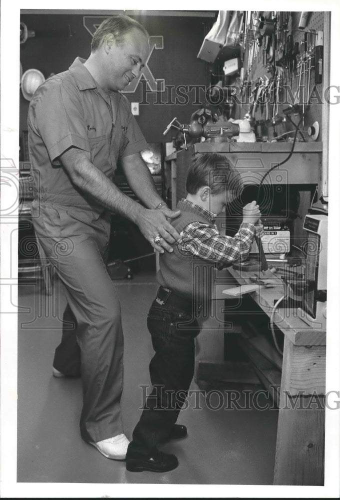 1984 Rockey &amp; Rocco Piazza At A Workbench in Their Family Shop. - Historic Images