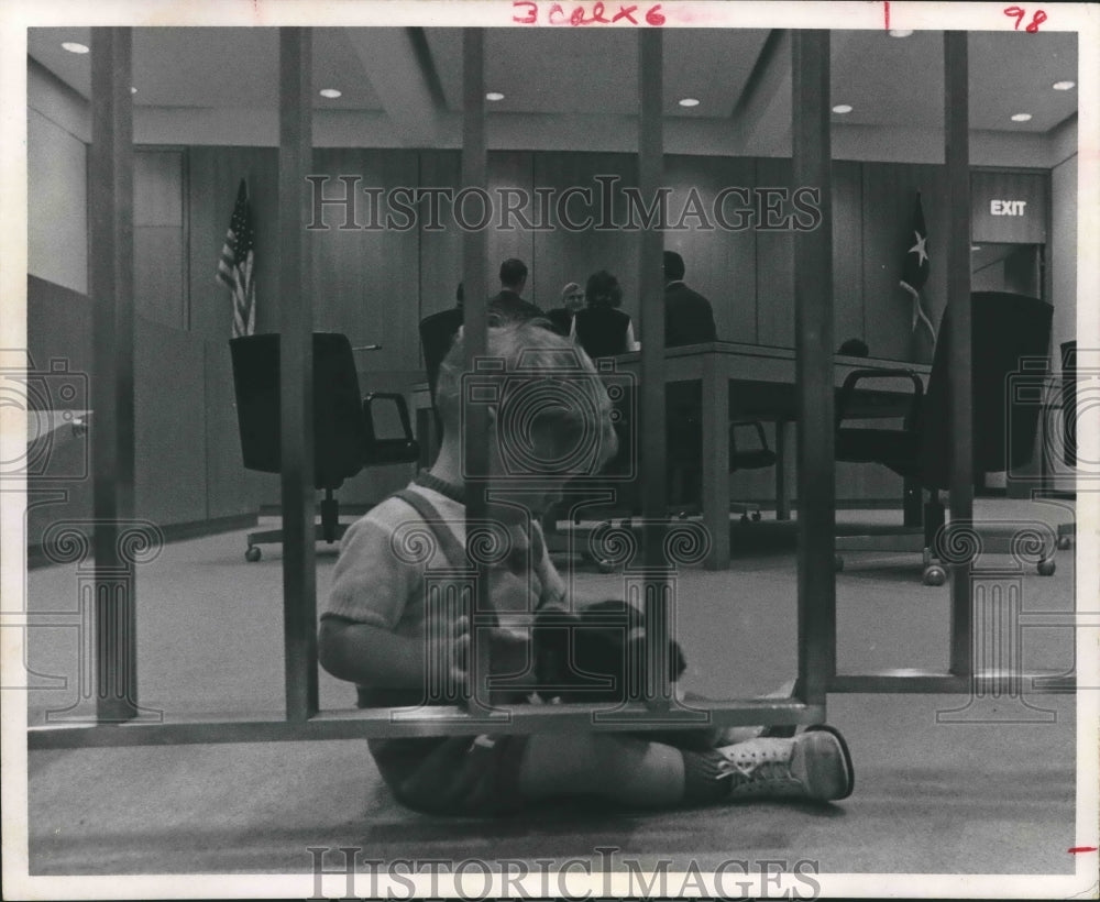 1970 Press Photo Child in Judge William Hatten&#39;s Harris County Divorce Court. - Historic Images