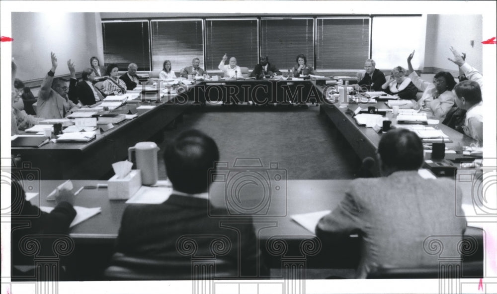 1992 Members Of The Texas State Board of Medical Examiners Meeting. - Historic Images