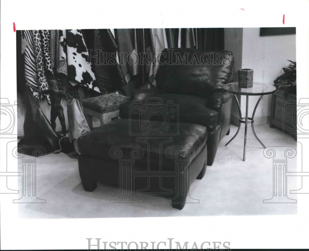 1991 Chair by Sloan Miyassato from the Hargett Associates, Houston - Historic Images