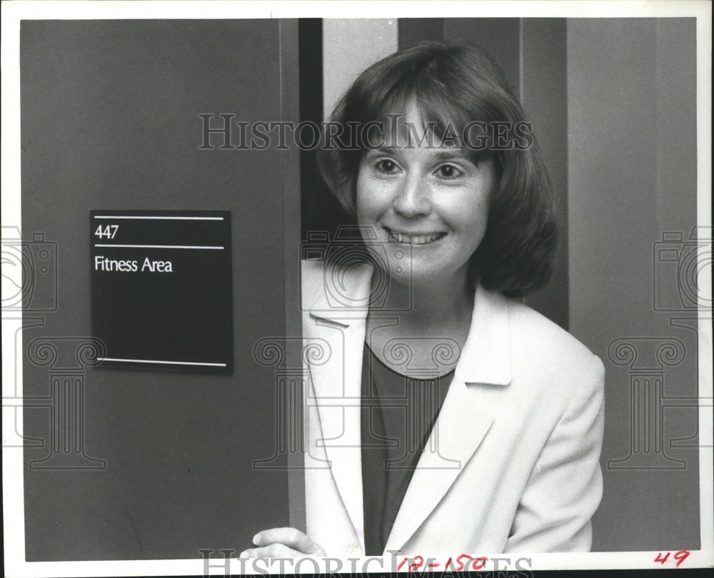 1983 Press Photo Maribeth Fonner &amp; Daughters Of The American Revolution. - Historic Images