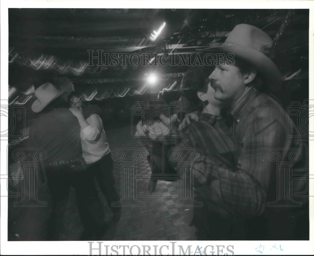 1988 Press Photo Couples Dancing. - hca21167- Historic Images