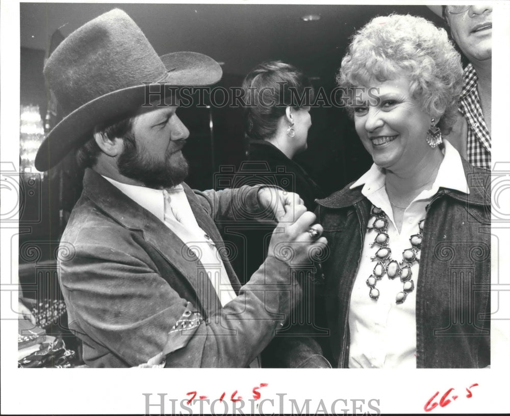 1982 John Pace and Marge Vlasak at Farm and Ranch Club - Houston - Historic Images