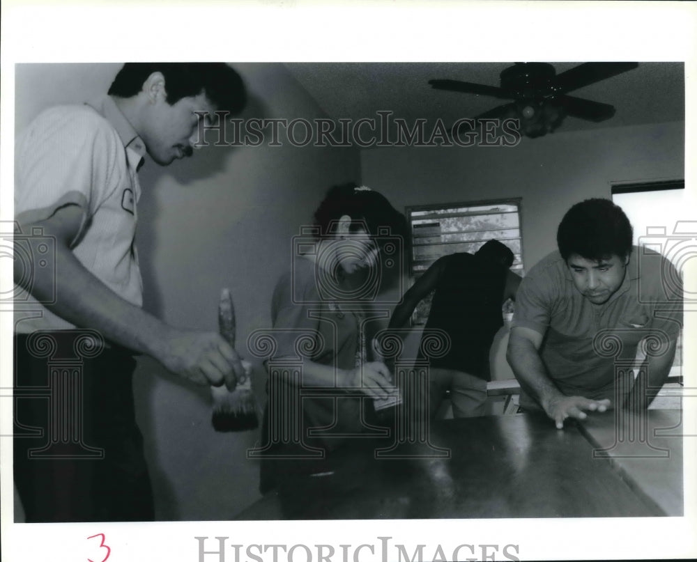 1995 Hands Across the Border - Historic Images