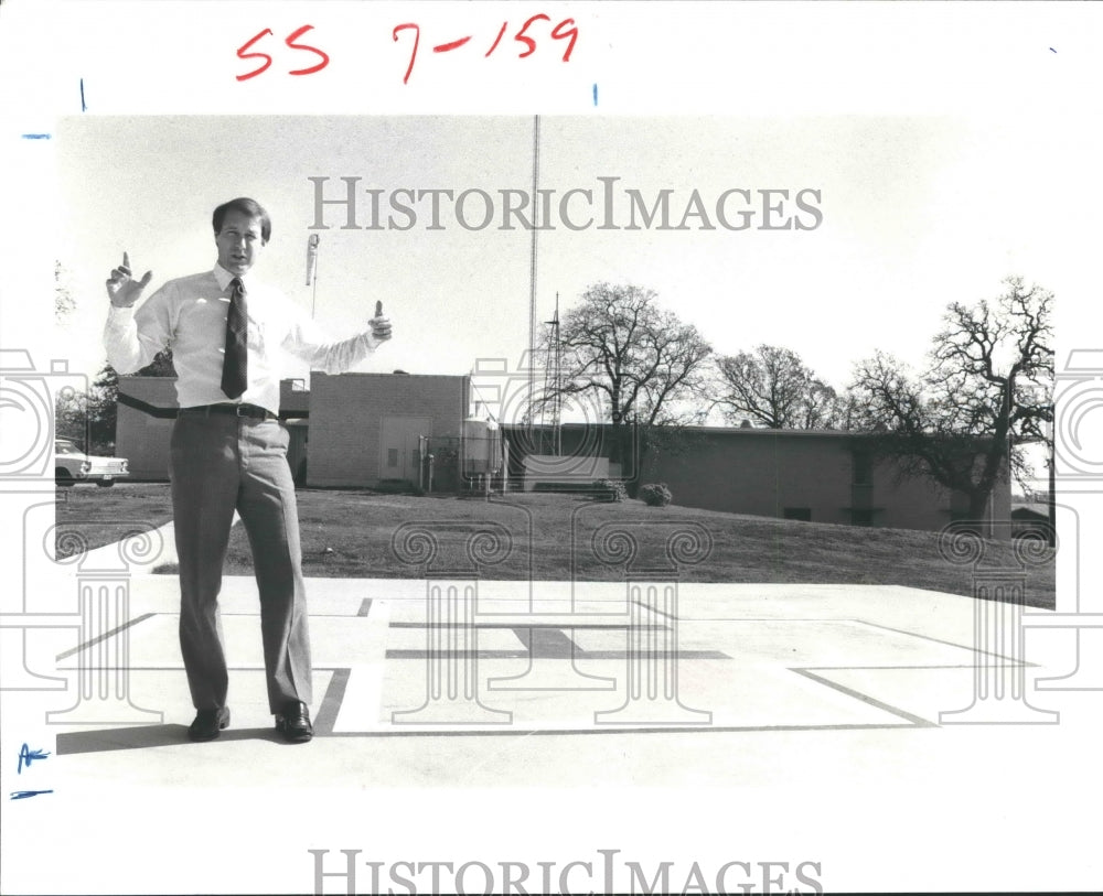 1981 John Burns Administrator of Lee Memorial Hospital, Giddings, TX - Historic Images