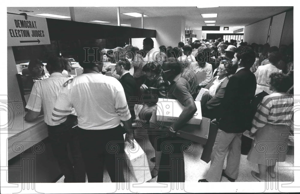 1986 Democratic election judges turn in ballots in Harris County, TX - Historic Images