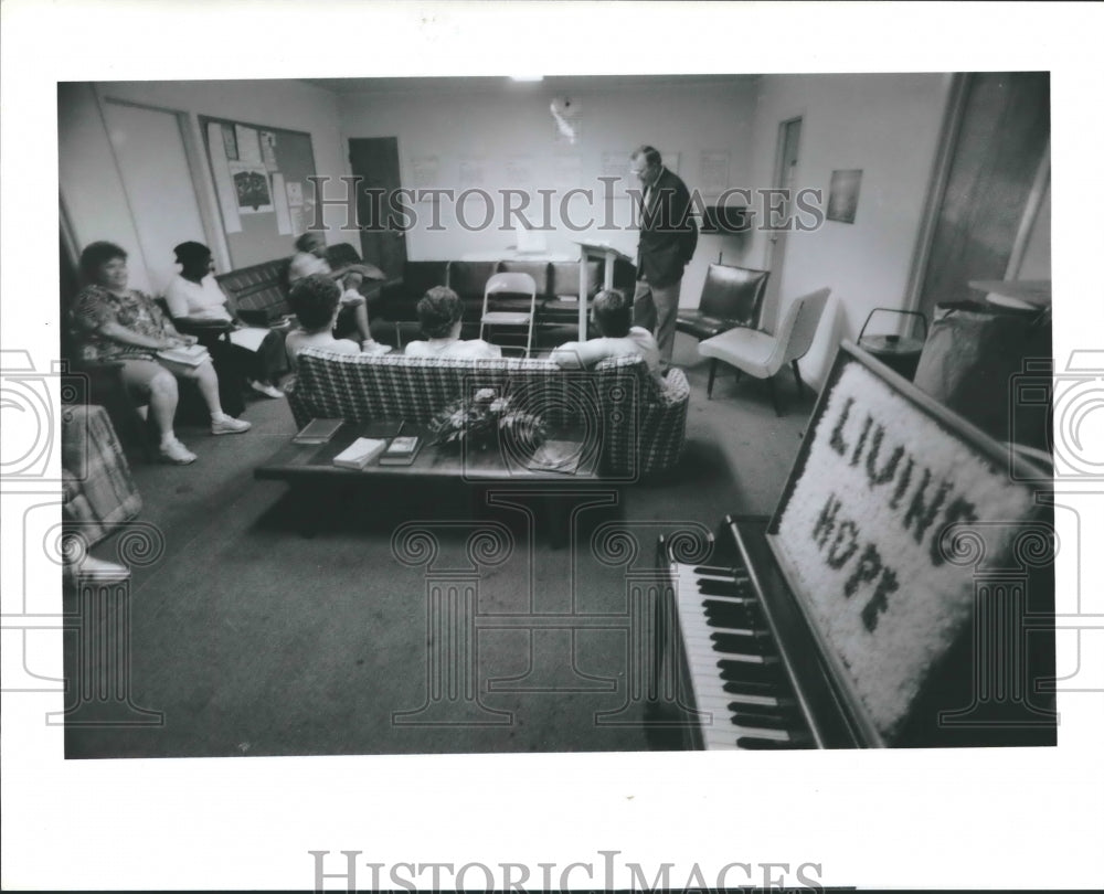 Press Photo Bill Hill, Pastor of Faith Baptist Mission and others in Houston - Historic Images