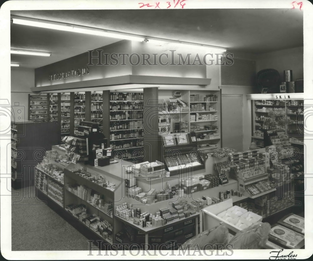 1965 Press Photo New Mading&#39;s Drug store on Almeda in Houston - hca22142 - Historic Images