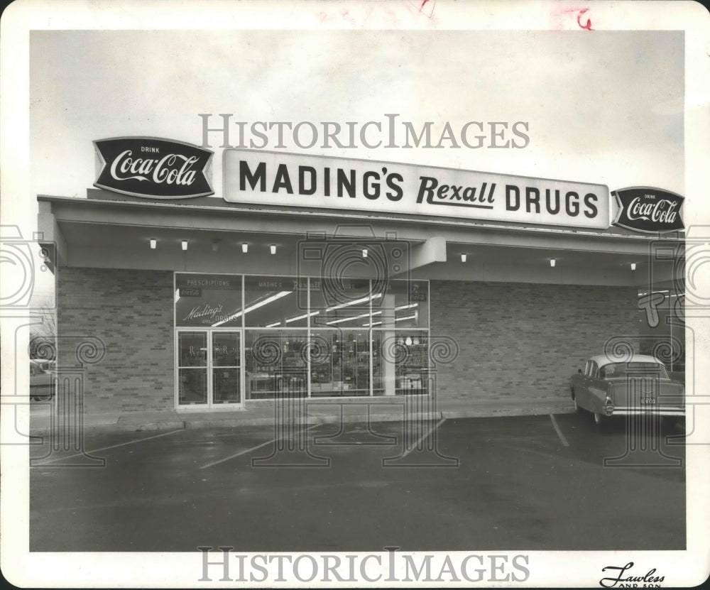 1967 Press Photo New Mading's Drug Store in Pasadena - hca22143 - Historic Images