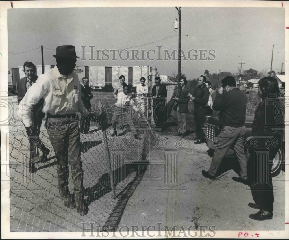 1970 Press Photo Fencing being removed at El Dorado Subdivision - hca22164 - Historic Images